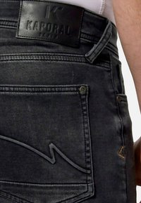 Kaporal VIXTO-EXOLBL - Shorts di jeans - black
