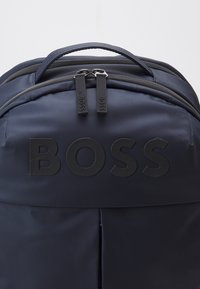 BOSS STORMY granatowy