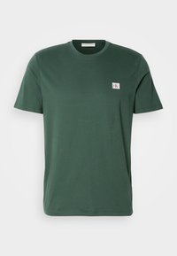 BADGE 30S CLASSIC TEE - Navadna majica - sycamore