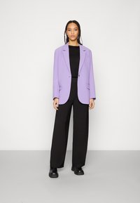 MSCH Copenhagen TAIRA HEDVIG - Casaco curto - purple