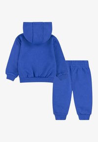 Nike Sportswear CLUB UNISEX SET - Lukuga pusa - game royal