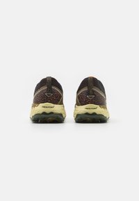 New Balance FRESH FOAM X HIERRO V7 - Trail running shoes - cayenne