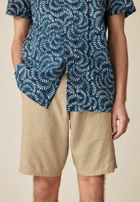 Next - REGULAR FIT - Shorts - stone Miniatuurafbeelding 1