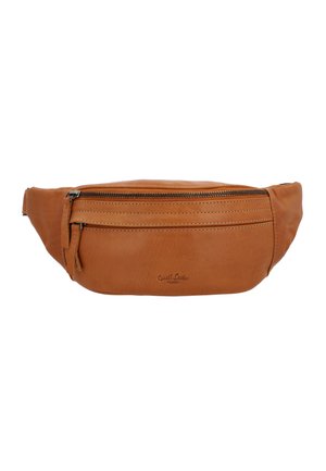 Bolso de cintura de cuero marrón con dos compartimentos frontales con cremallera y correa ajustable, con la marca "Gusti Leder studio" en la parte delantera.