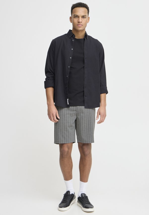 BHAMUR REGULAR FIT - Shorts - pewter mix4