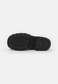 Buffalo BRAVR LACE UP - Botine cu platformă - black