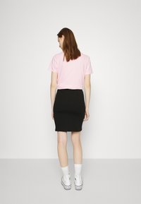 Tommy Jeans LOGO REPEAT BODYCON SKIRT - Minissaia - black