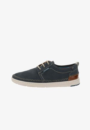 Scarpa casual in pelle blu navy con cuciture beige, due occhielli per i lacci, dettaglio sul tallone marrone e suola in gomma bianca.