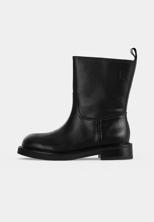 By Malene Birger, 104417 - Боти с платформа - black
