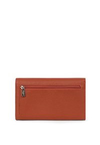 Portafoglio in pelle arancione con scomparto con zip, texture liscia, forma rettangolare e dettagli di cucitura sottili.