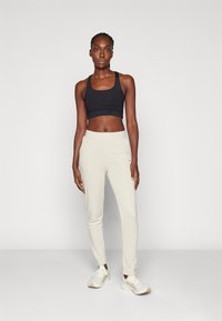 ONLY Play ONPMELINA LIFE SLIM - Joggebukse - pumice stone