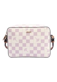 Kwadratowa torebka na ramię w kremowo-lawendowym wzorze w kratę, z kwiatowymi akcentami i złotym logo, z brązowymi skórzanymi detalami.
