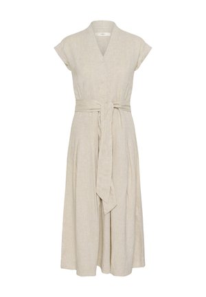 Vuorimallinen beige pellavamekko, jossa on V-pääntie ja lyhyet hihat. Mekossa on napitettu etuosa, sidottava vyö ja elegantit laskokset, ja se ulottuu midi-pituuteen.