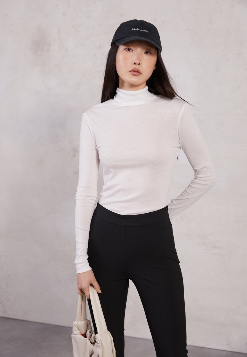 Damen Kleider | Holzweiler SARA CLASSIC TURTLE Langarmshirt white/weiß - IN78792 Damen Kleider | Holzweiler SARA CLASSIC TURTLE Langarmshirt white/weiß - IN78792