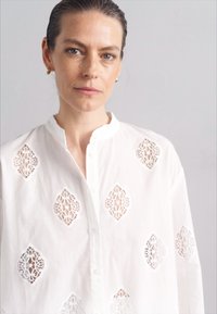 Erdem LONG SLEEVE OPEN BACK - Blúzka so zapínaním na gombíky - white