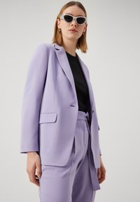 BOSS JOCALUAH - Puspaltis - medium purple