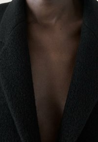 Massimo Dutti Klassinen takki - black