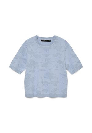 Hellblauer kurzärmeliger Strickpullover mit rundem Ausschnitt und subtilem, erhabenem Blumenmuster auf der gesamten Oberfläche.