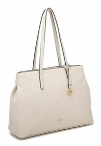 Sac cabas en cuir beige avec des accents noirs, double poignées et un charm en métal doré. Présente un design spacieux et un logo discret à l'avant.