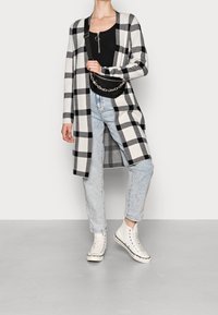 Vero Moda Kofta - off-white