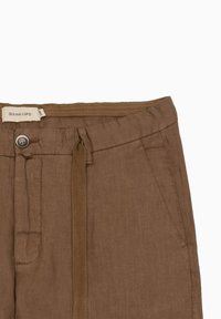 Gianni Lupo Chino - camel