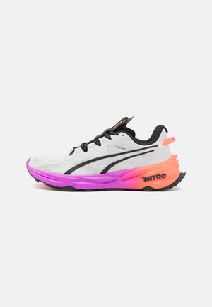 FAST-TRAC NITRO 3 - Zapatillas de trail running - feather gray/glowing red/pure magenta