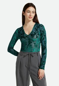Unausgewählt, quetzal green