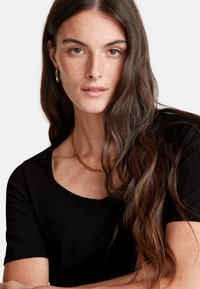 United Colors of Benetton SLIM FIT - T-Shirt basic - black