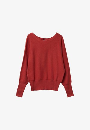 Rød oversized strikket sweater med bådudskæring, lange ærmer og en nøglehulldetalje på ryggen. Blød tekstur med en afslappet pasform ved kanten.