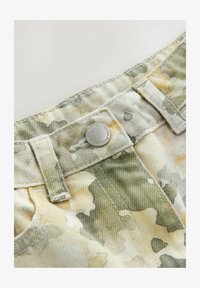 Unausgewählt, camo print