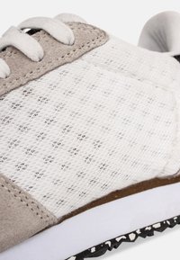 Woden YDUN - Sneaker low - weiß