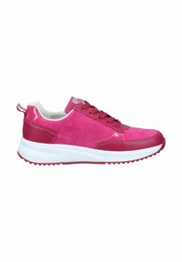 Różowe zamszowe i lakierowane sneakersy z białą teksturowaną podeszwą, okrągłym noskiem i sznurowanym zapięciem. Posiadają pętelkę na pięcie.