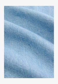 Izbrano, mid blue denim