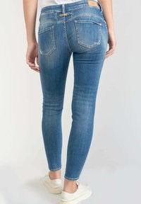 Le Temps Des Cerises Slim fit jeans - bleu