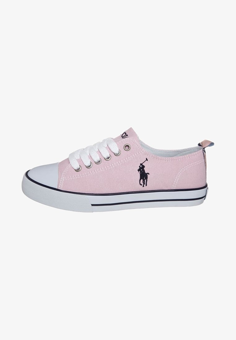 Rosa sneakers i canvas med vita skosnören, gummisulor och marinblå detaljer. Har broderad logotyp på sidan och kontrasterande tånäsa.