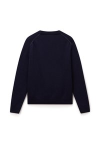 Pull bleu marine à col rond, manches longues, poignets et ourlet côtelés, vu de dos sur fond blanc.