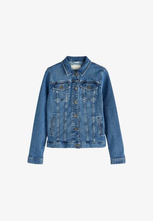 Blå denimjakke med metal knapper, to brystlommer med klap, to sidelommer og en klassisk krave, lagt fladt på hvid baggrund.