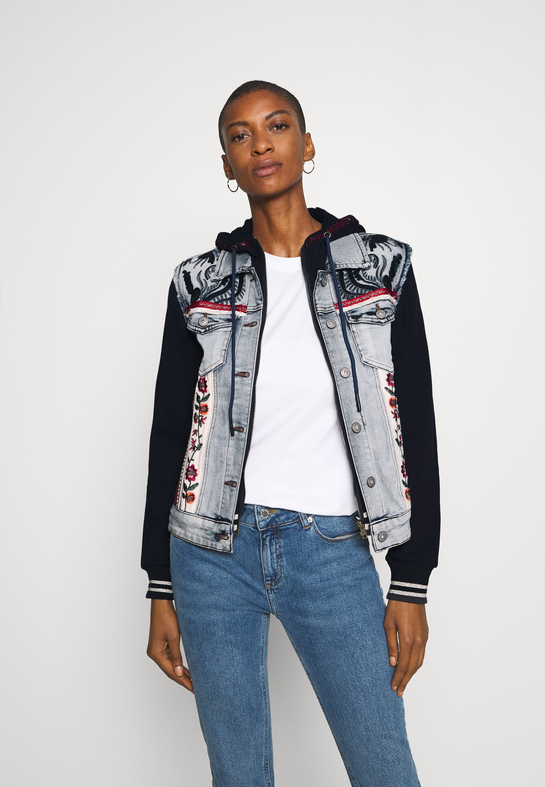 Desigual CHAQ LIBERTE Jeansjacka denim bleach Zalando.se Desigual Jeansjacka white Zalando.se
