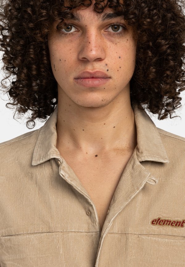 COFFE BREAK  MIT KURZEN ÄRMELN - Shirt - khaki3