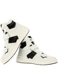 Höga sneakers med ett ovandel i vitt läder, svarta accenter, en vadderad krage och en kardborreband. Gummiyttersula för bra grepp.