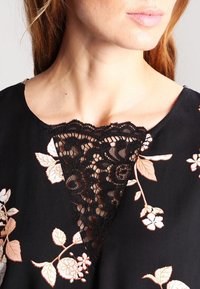 Saint Tropez Sukienka letnia