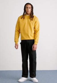 Carhartt WIP CHASE - Bluză de molton - sunray / gold