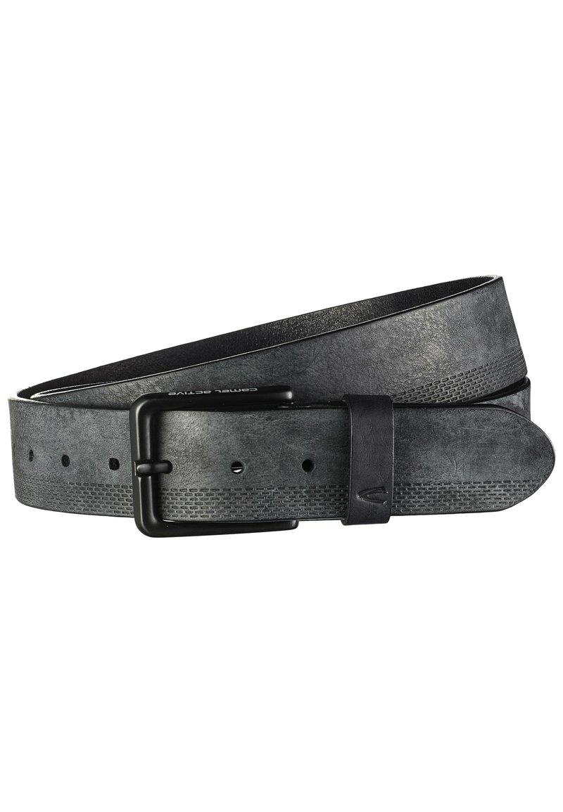 Ceinture en cuir noir avec une finition lisse, présentant un bord inférieur texturé, une boucle en métal et plusieurs trous d'ajustement.
