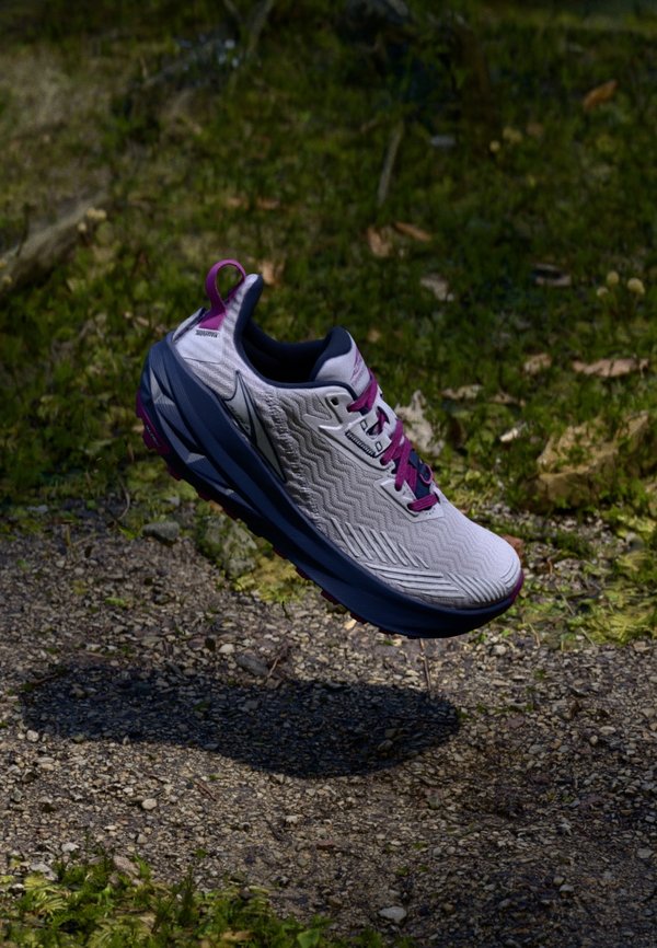 EXPERIENCE WILD - Trail running shoes - purple4