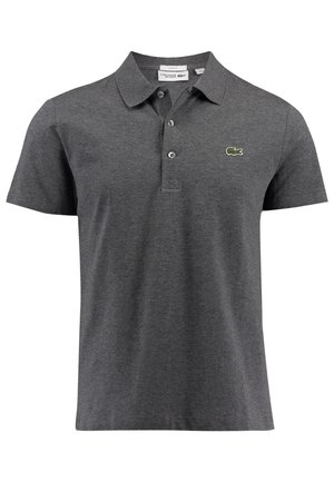 Polo slim fit à manches courtes gris foncé avec trois boutons et un petit logo crocodile vert sur la poitrine gauche.