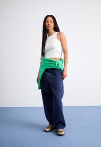 Carhartt WIP BRANDON PANT - Relaxed fit jeans - air force blue