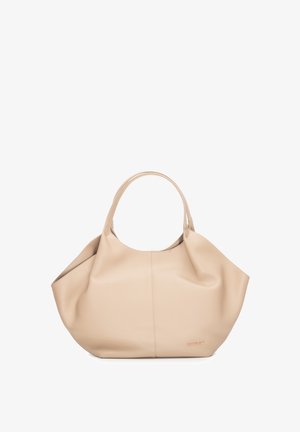 Borsa a mano in morbida pelle beige dalla forma arrotondata, con doppio manico, cuciture minimaliste e piccolo logo in rilievo sul lato inferiore destro.