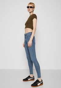 Gina Tricot Tall Skinny-Farkut - tinted blue