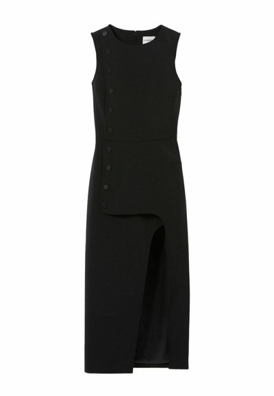 Vestido negro sin mangas con abertura lateral, diseño asimétrico y grandes botones a lo largo de un lado. Tela suave con una silueta estructurada.
