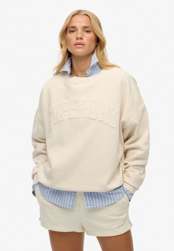 ESSENTIALS TONAL APPLIQUE CREW - Sweatshirt